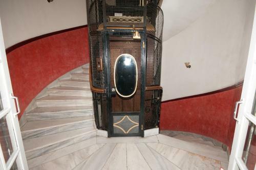 Hotel Cecil