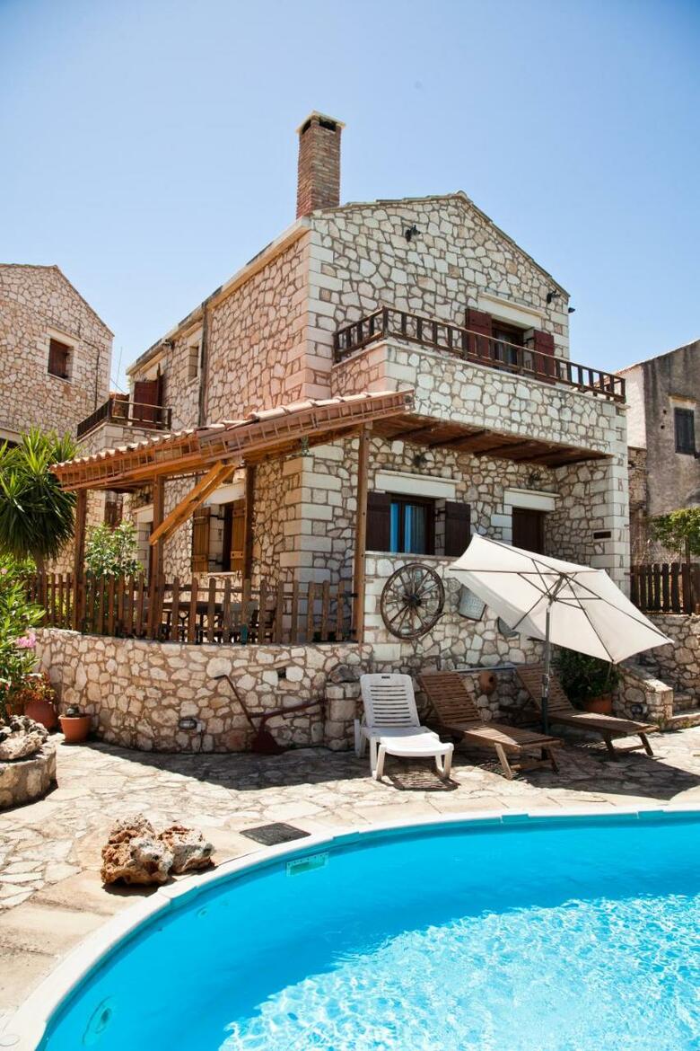 Tsivaras Villas