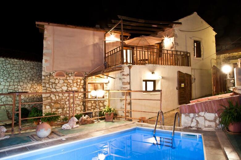 Tsivaras Villas