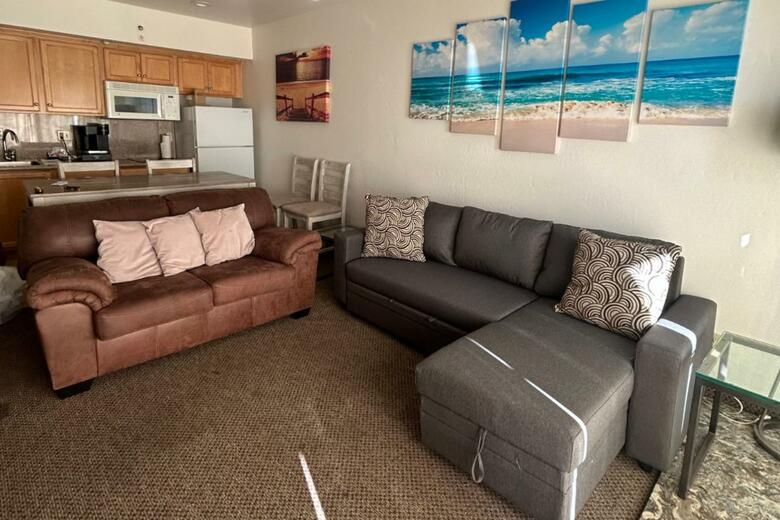 Hotel Beach House Inn & Suites
