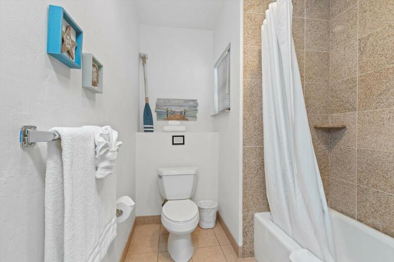 Hotel Beach House Inn & Suites