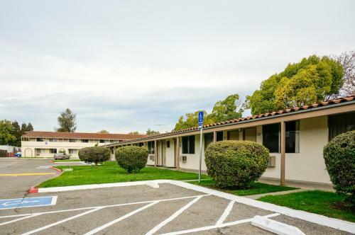 Ez 8 Motel San Jose II