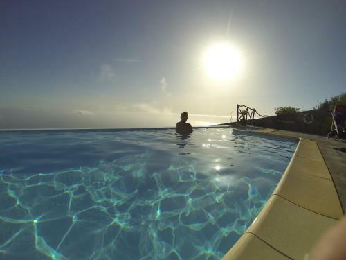 Hostal Madeira Native Motion Guest House