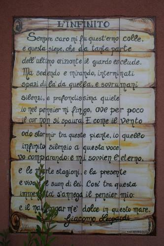 Hostal L'infinito Guest House