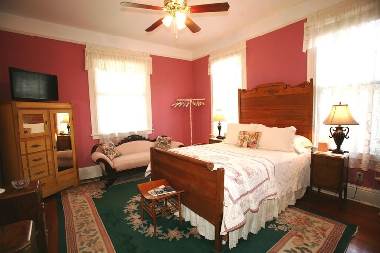 Brackenridge House Bed And Breakfast