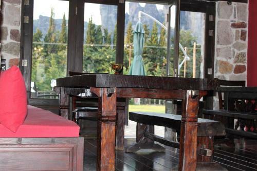 Hostal Monastiri Guesthouse