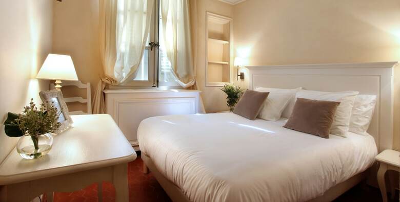 Hotel Les Quatre Dauphins