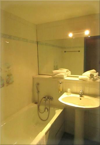Aix Hotel