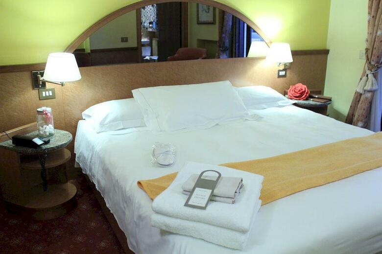 Hotel Carrobbio