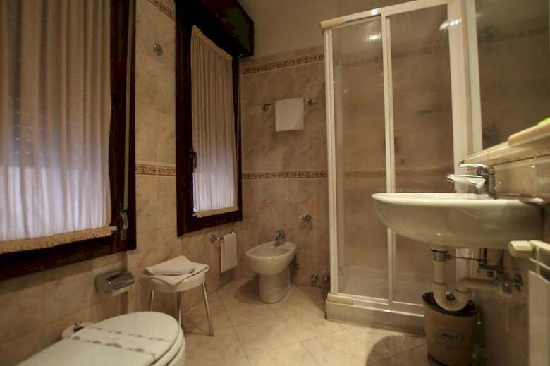 Hotel Carrobbio