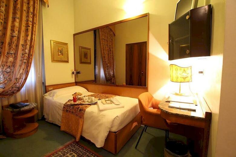 Hotel Carrobbio