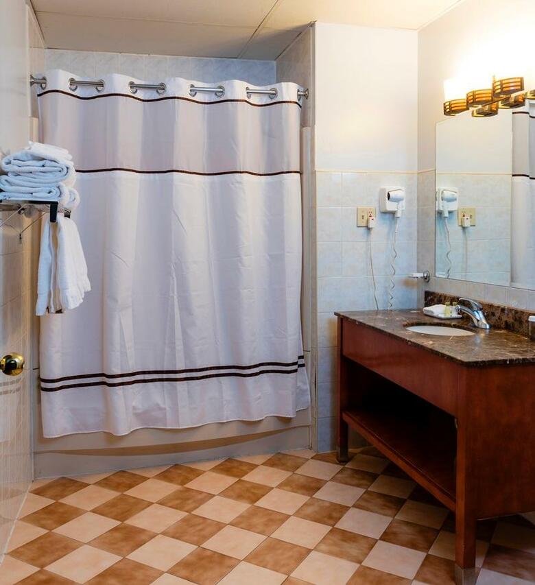 Broadway Plaza Hotel