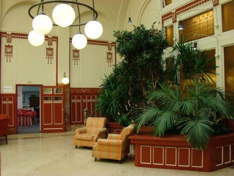 Rho Hotel