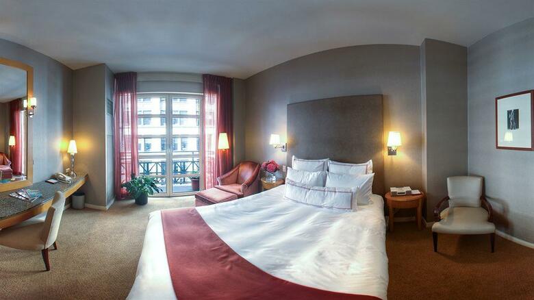 Hotel Giraffe
