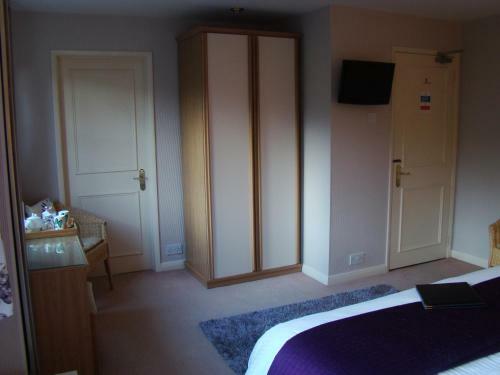 Hostal Pine Lodge
