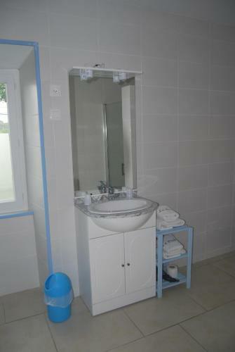 Hostal Chambre D'h�tes La Prade