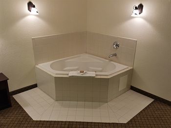 Hotel Gateway Inn & Suites