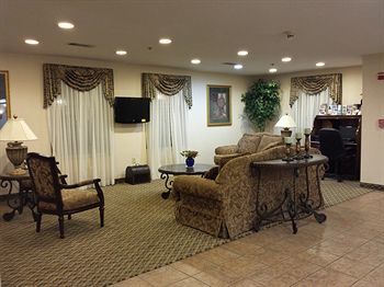 Hotel Gateway Inn & Suites