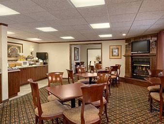 Hotel Baymont Inn & Suites - Traverse City