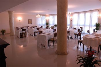 Pilgrim's Hotel