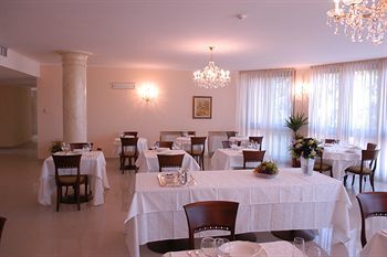 Pilgrim's Hotel