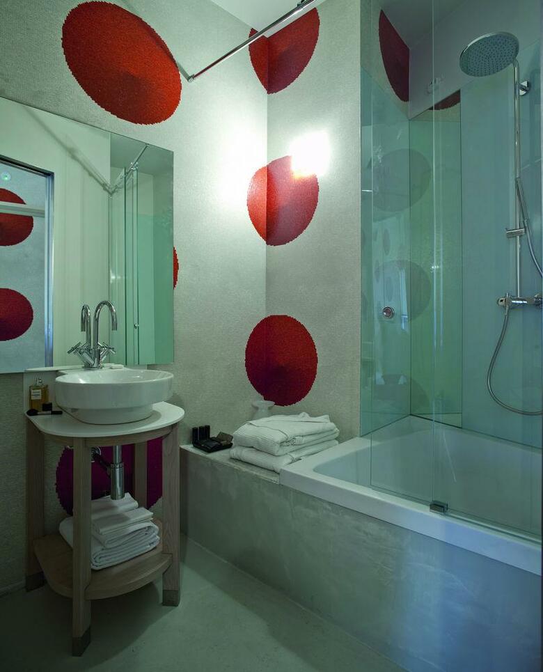 Nu Hotel