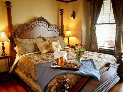 Bed & Breakfast Iron Horse Inn