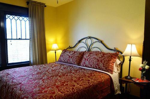 Bed & Breakfast Iron Horse Inn