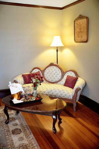 Bed & Breakfast Iron Horse Inn