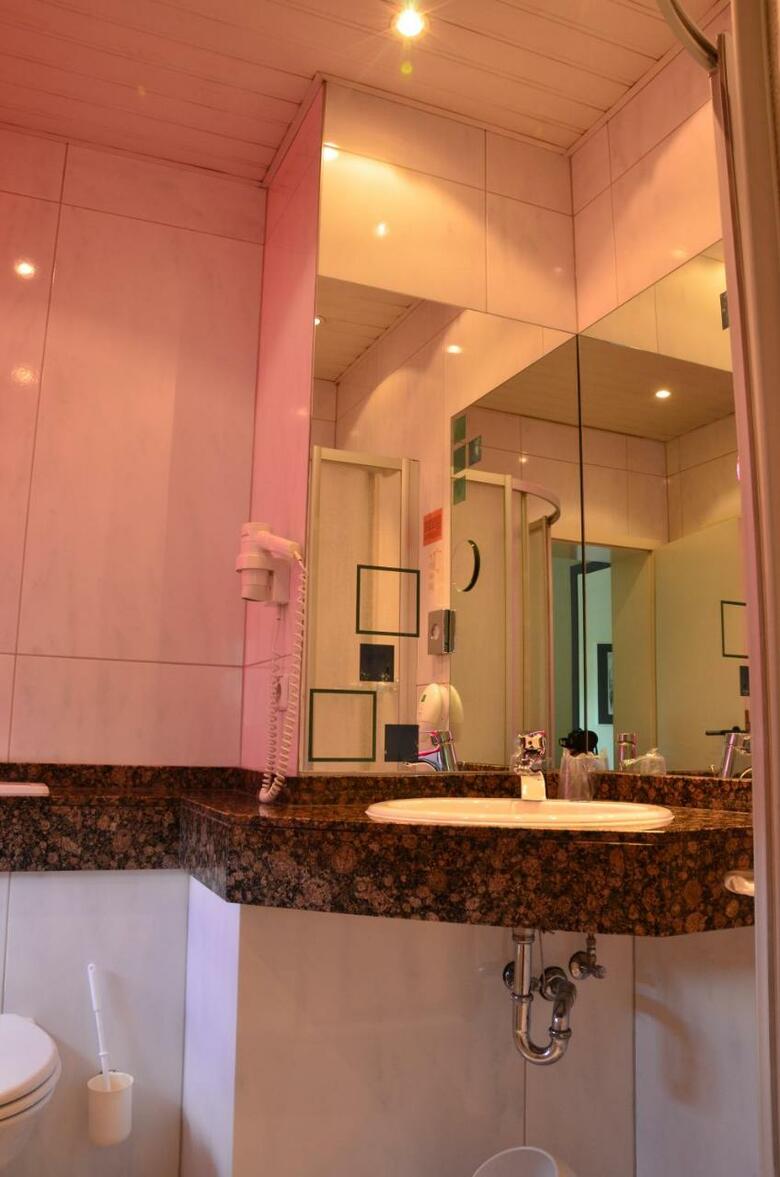 Hotel Azimut Dresden