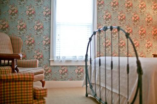 Yellow House Bed And Breakfast