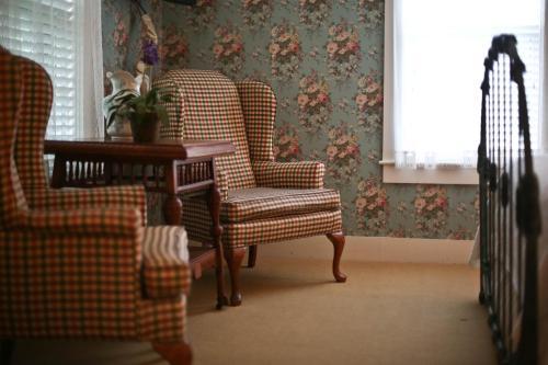 Yellow House Bed And Breakfast