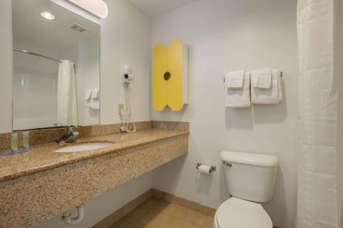Hotel Studio 6 Sulphur