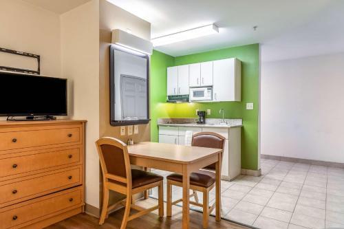 Hotel Studio 6 Sulphur