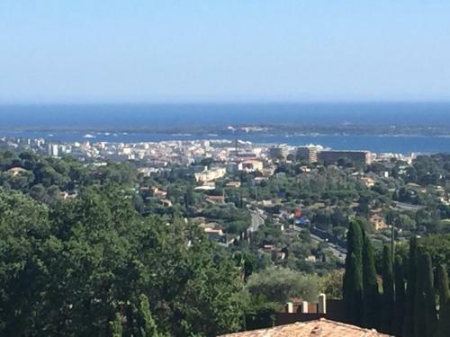 Villa C�te D'azur View Of Cannes Bay