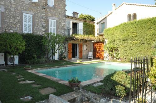 Villa C�te D'azur View Of Cannes Bay