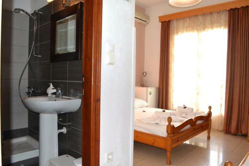 Hostal Aiolos House