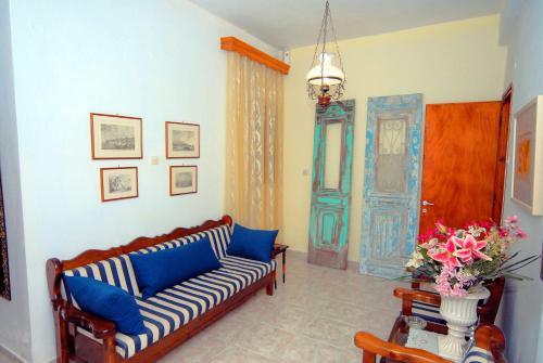 Hostal Aiolos House