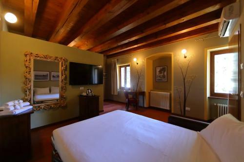 Hostal La Boheme Chambres