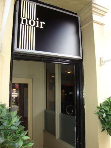 Whites Hotel