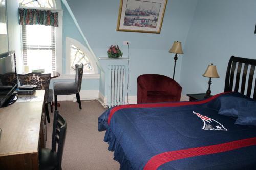 Hostal 463 Beacon Street Guest House