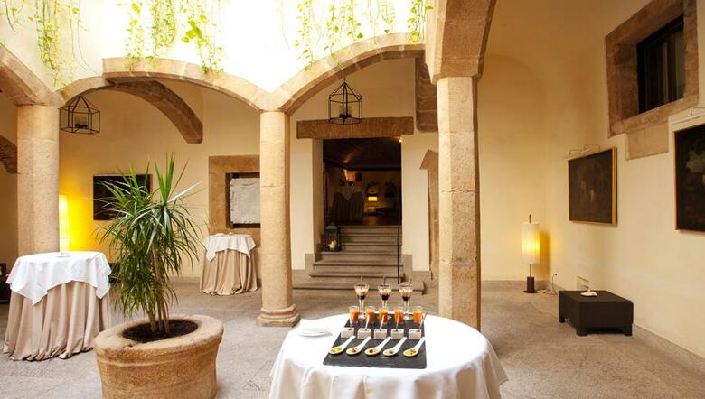Hotel NH Collection C�ceres Palacio de Oquendo