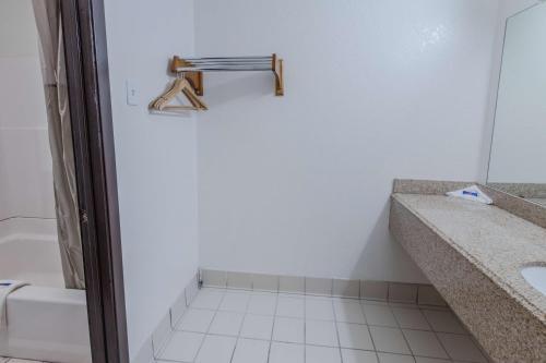 Motel 6 Dallas Desoto Lancaster
