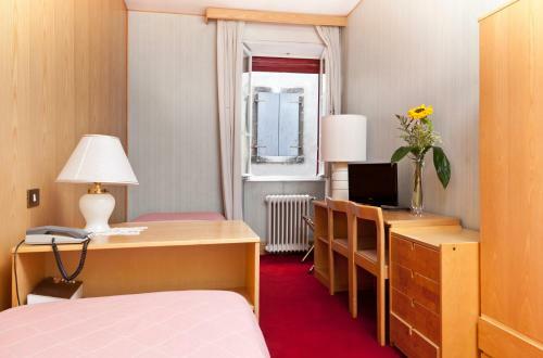 Hostal Hotel Marchi