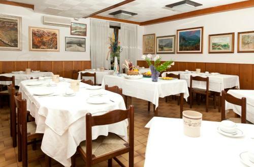 Hostal Hotel Marchi