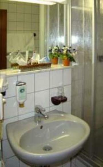 Golden Leaf Hotel Stuttgart Zuffenhausen