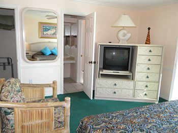 The Boathouse Motel