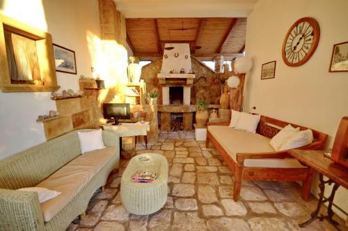 Felline In Bed&breakfast