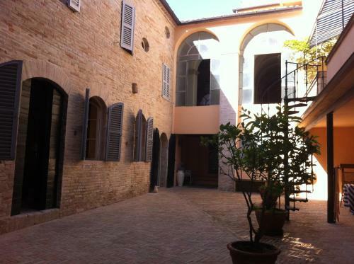 Hostal Palazzo Romani Adami