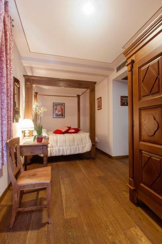Hostal A' La Table Du Sommelier
